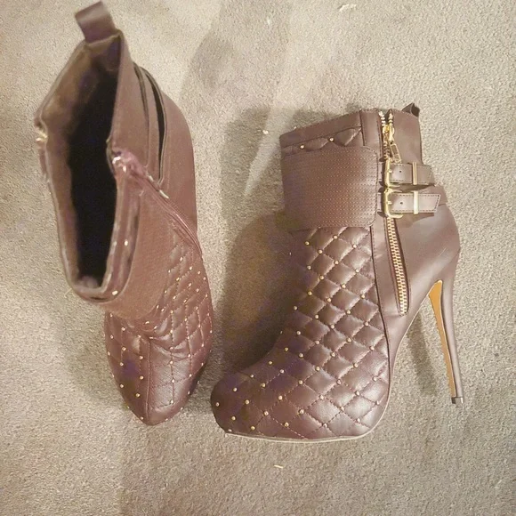 Brown and Gold Quilted Heeled Boots Size 8.5 NWOT - Picture 2 of 6